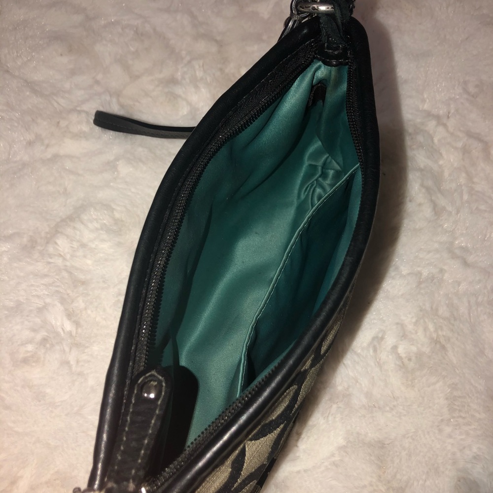 Black Coach wristlet/clutch - Picture 3 of 8